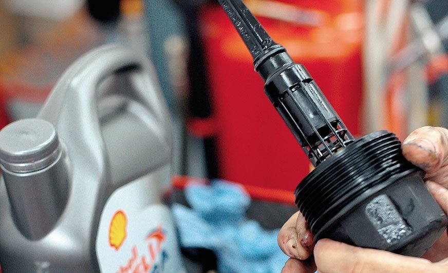 Jak wymienić olej silnikowy w samochodzie?